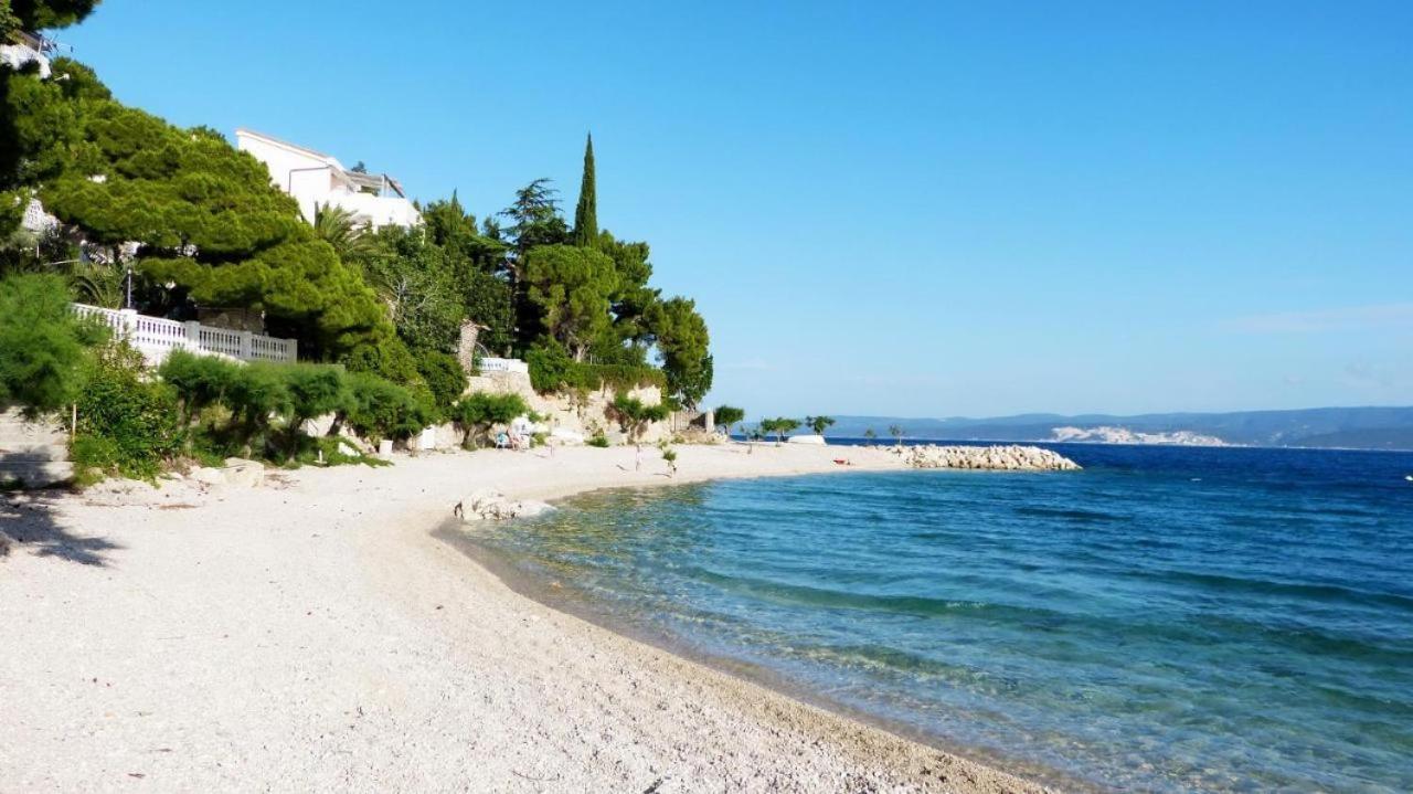 Beach Apartments Nemira Omis Bagian luar foto