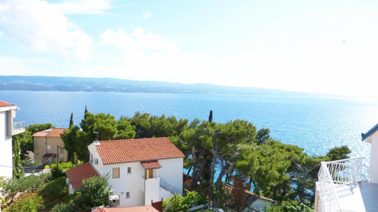 Beach Apartments Nemira Omis Bagian luar foto
