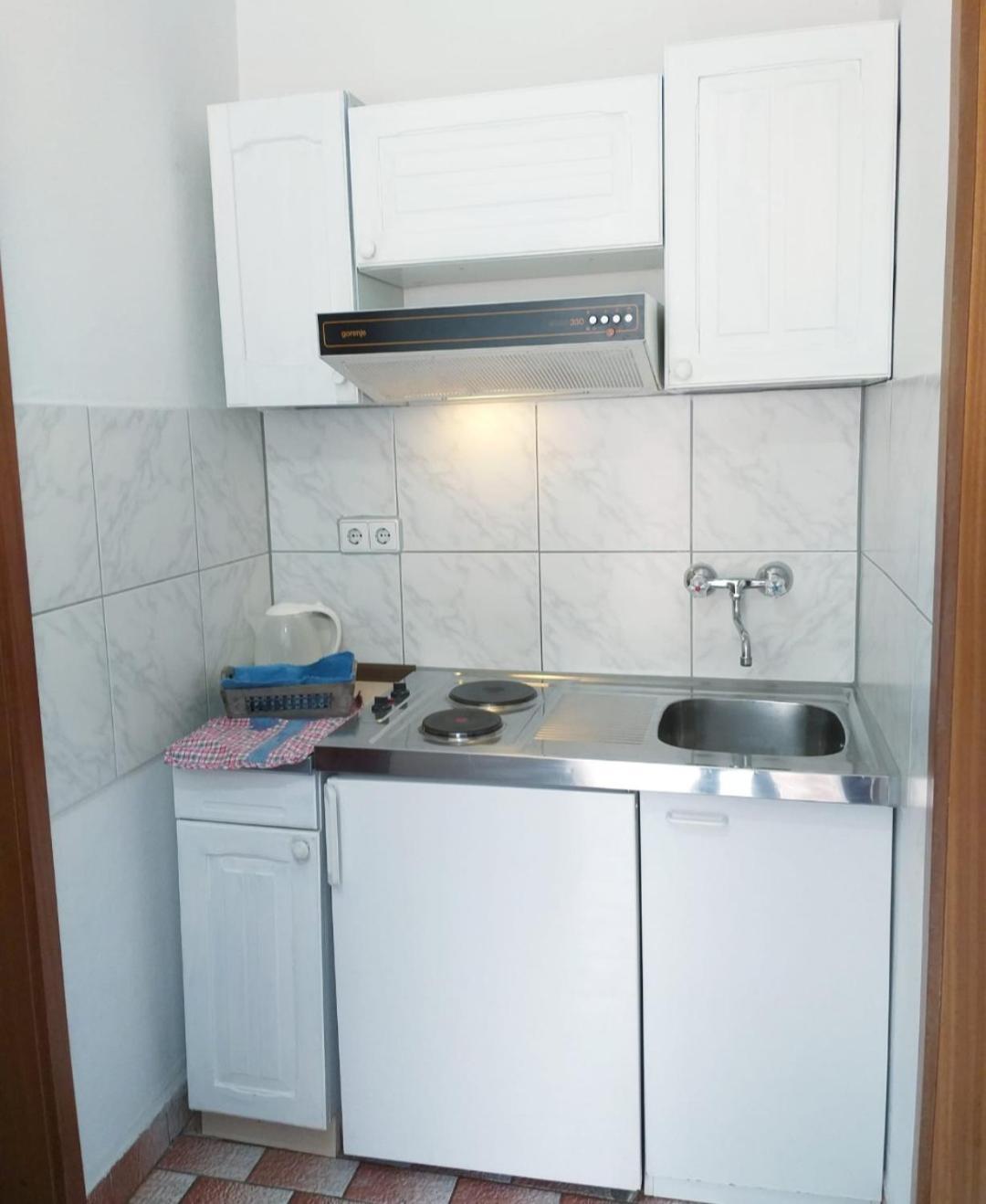 Beach Apartments Nemira Omis Bagian luar foto