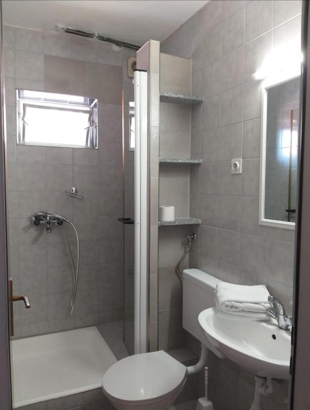 Beach Apartments Nemira Omis Bagian luar foto