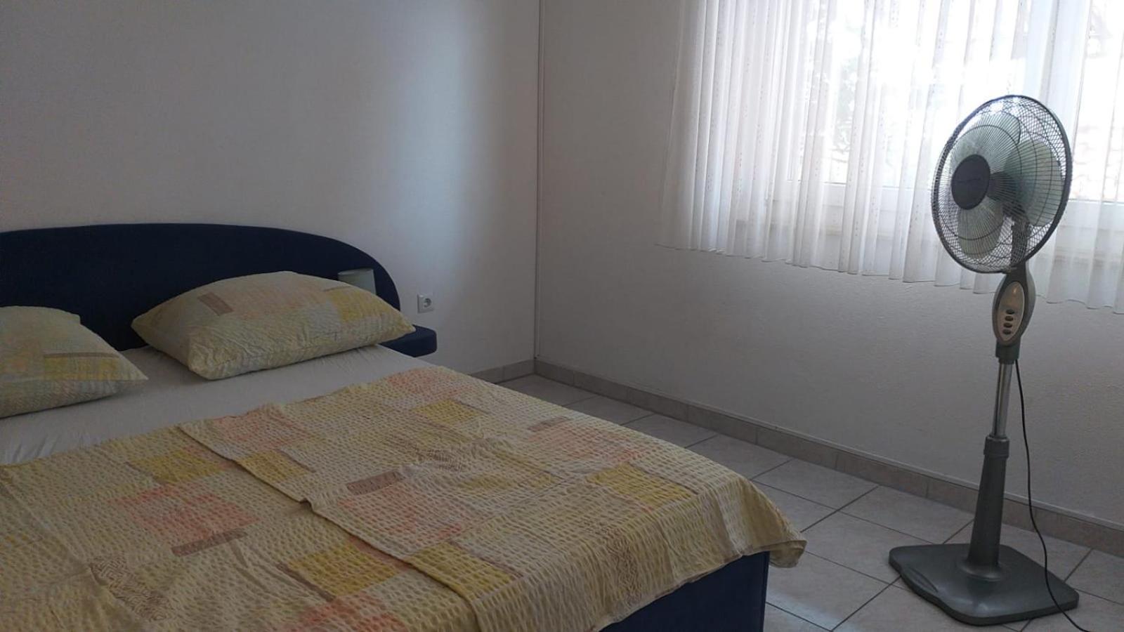 Beach Apartments Nemira Omis Bagian luar foto